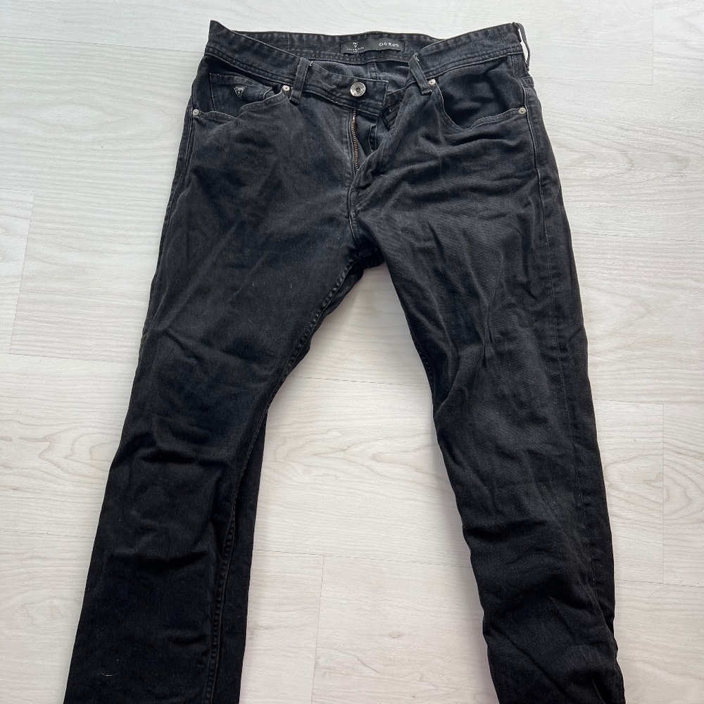 Guess Men's Black Slim Tapered Leg Jeans Pre-Owned Size 34x30 Great Condition